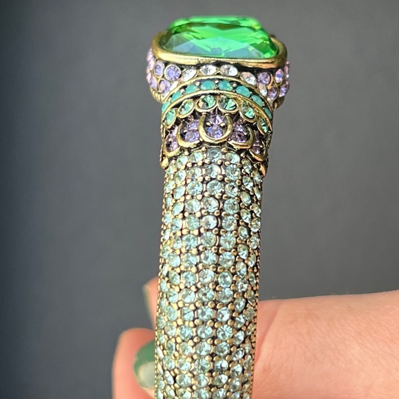 Heidi Daus Signed Hinged Cuff Bracelet Emerald Green Swarovski Crystals - Picture 6 of 15